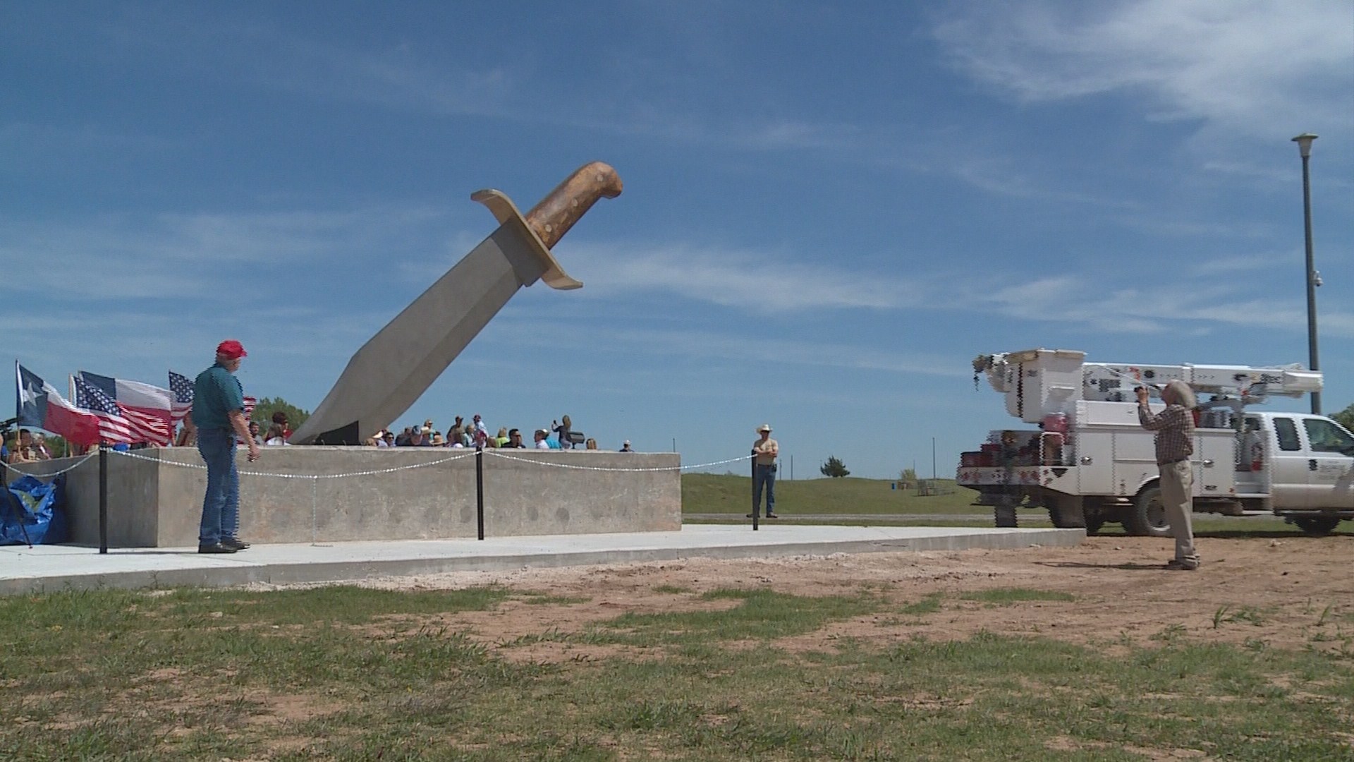 Bowie, Texas hopes sharp new landmark brings in tourists
